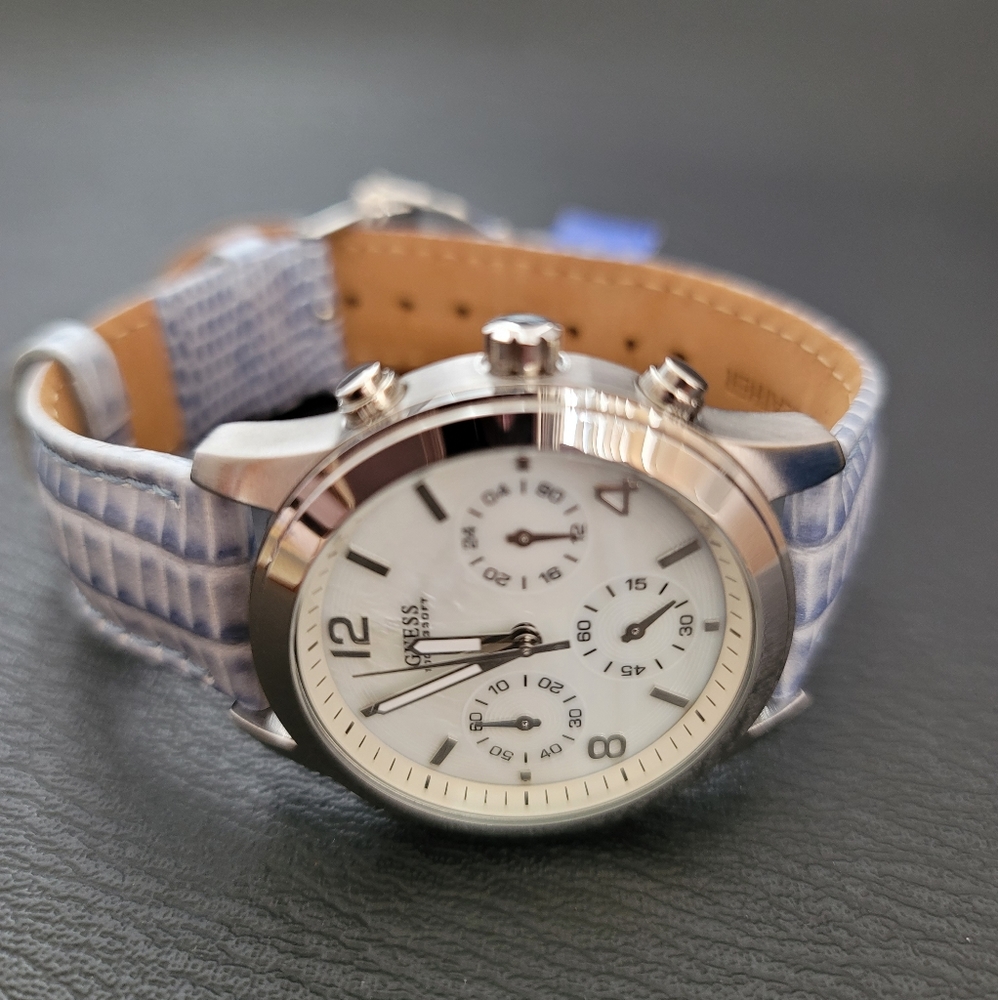 Guess women's wristwatch